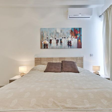 "Centre Point" Apartment St. Julian's Zewnętrze zdjęcie