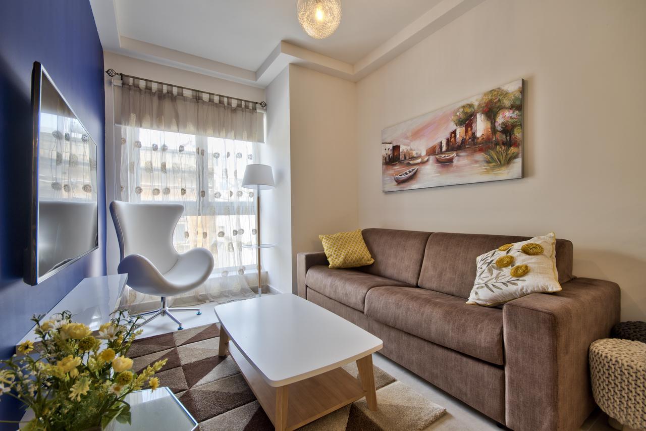 "Centre Point" Apartment St. Julian's Zewnętrze zdjęcie